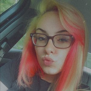 Meet your Posher, Savannah